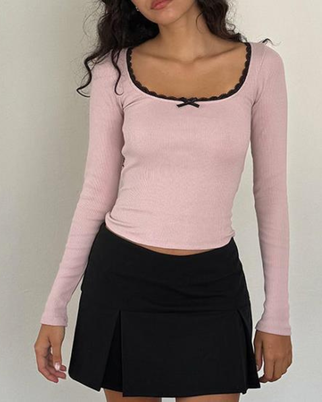 VIENNE SOFT LACE LONG SLEEVE CROP TOP
