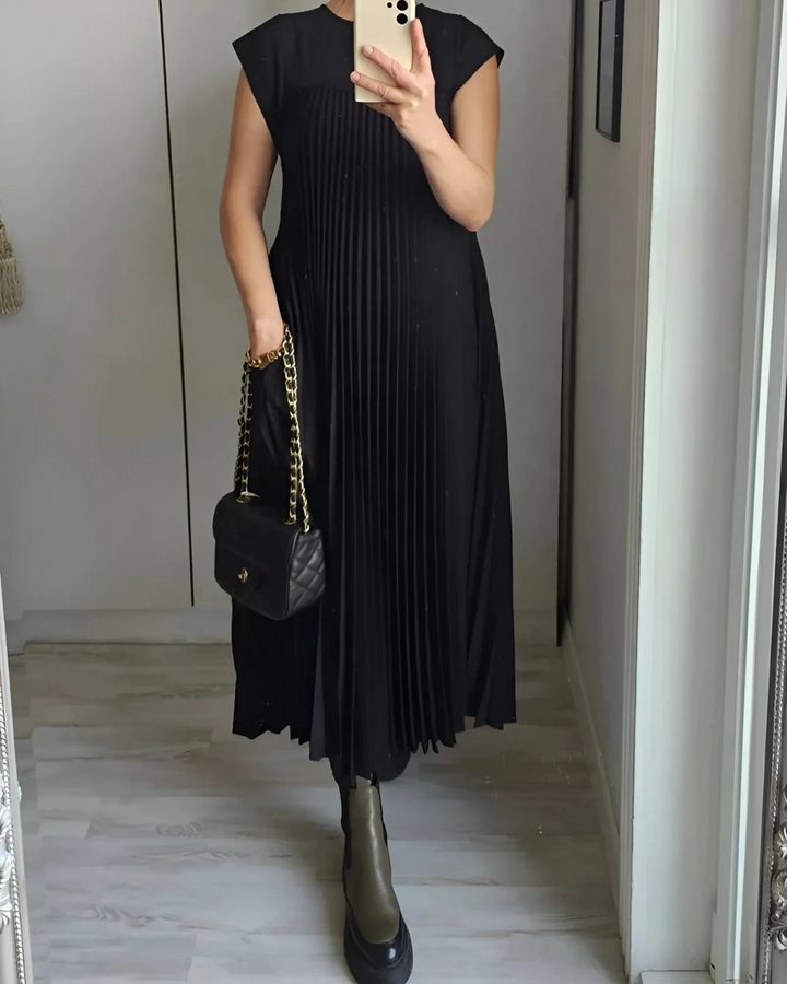 JULIETTE TIMELESS PLEATED POCKET DRESS