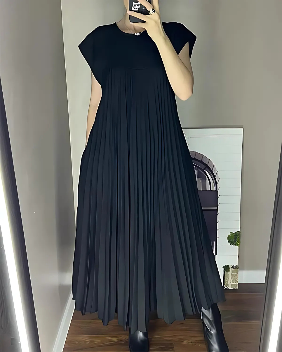JULIETTE TIMELESS PLEATED POCKET DRESS