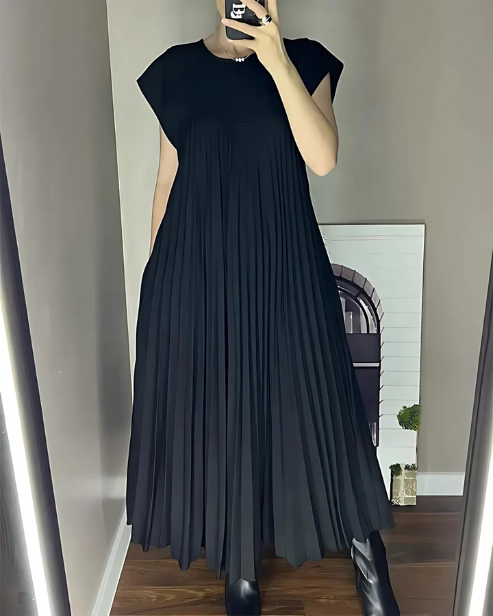 JULIETTE TIMELESS PLEATED POCKET DRESS