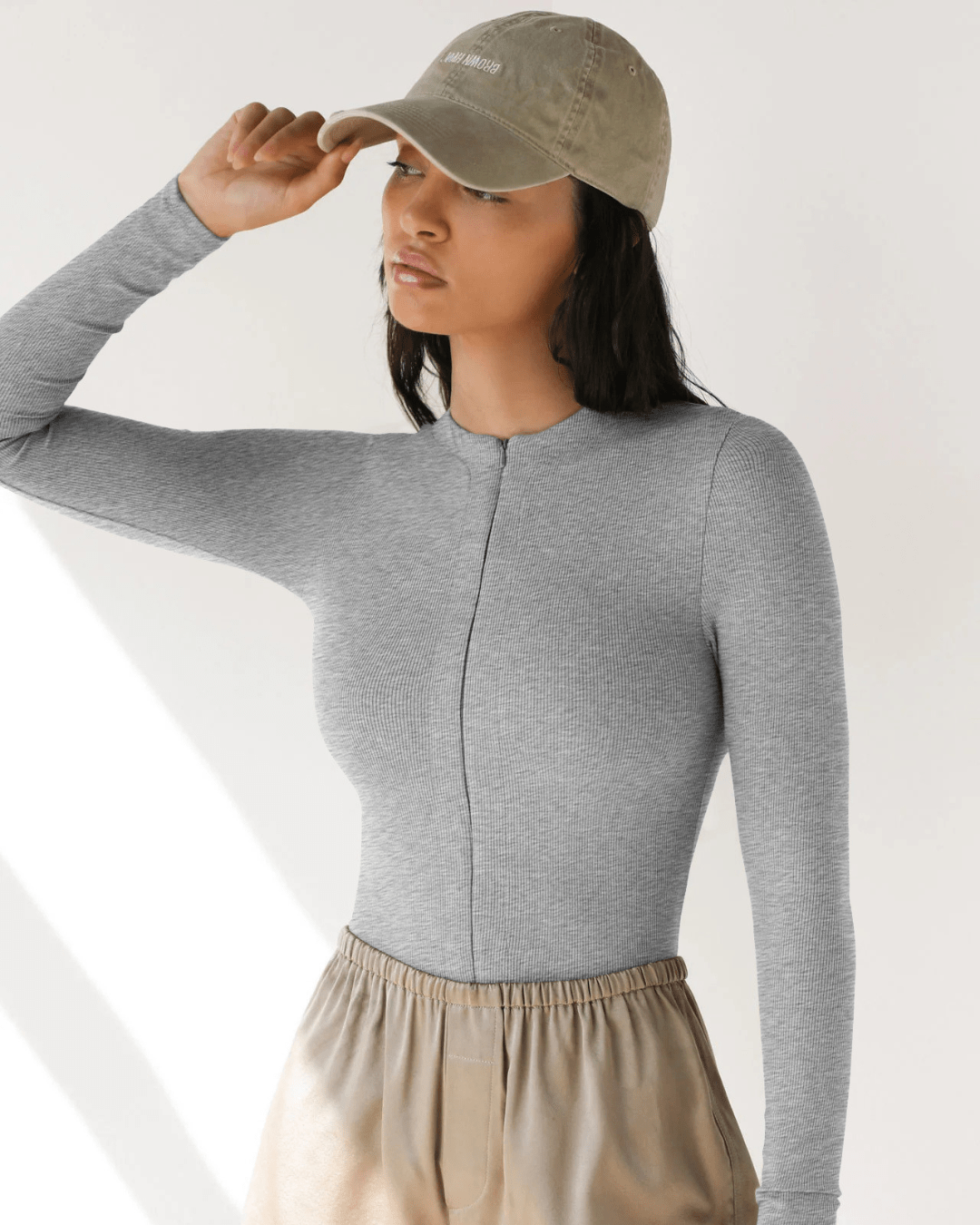 MACY EFFORTLESS DEEP V ZIP BODYSUIT